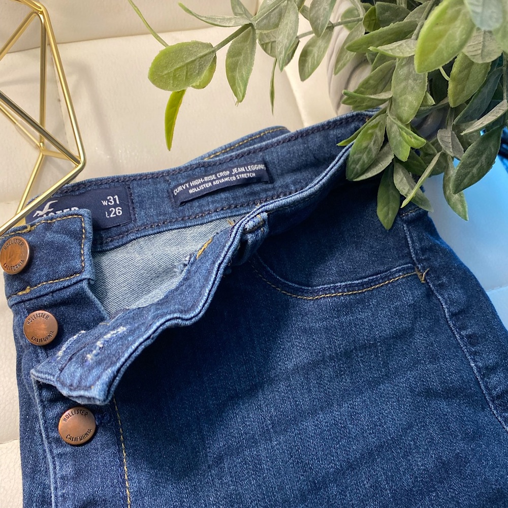 🌊 HOLLISTER CURVY HIGH RISE JEANS🌊